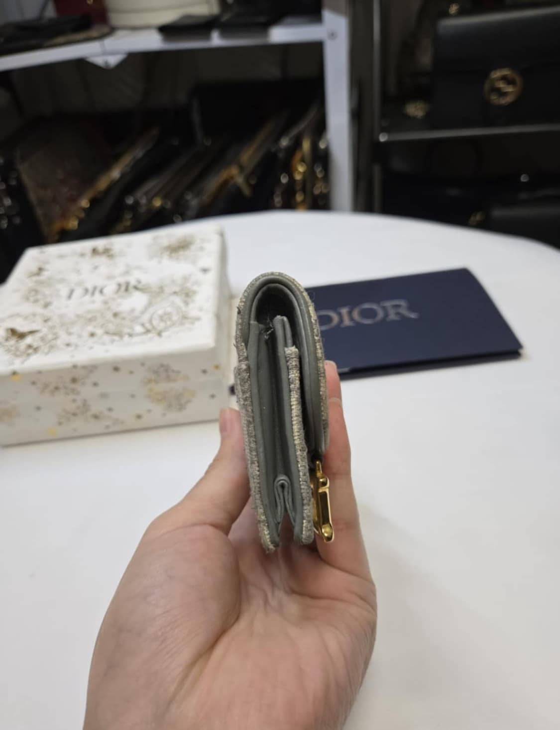 디올 오블리크 새들 지갑 (그레이) (감정 ⭕️) 상품이미지3