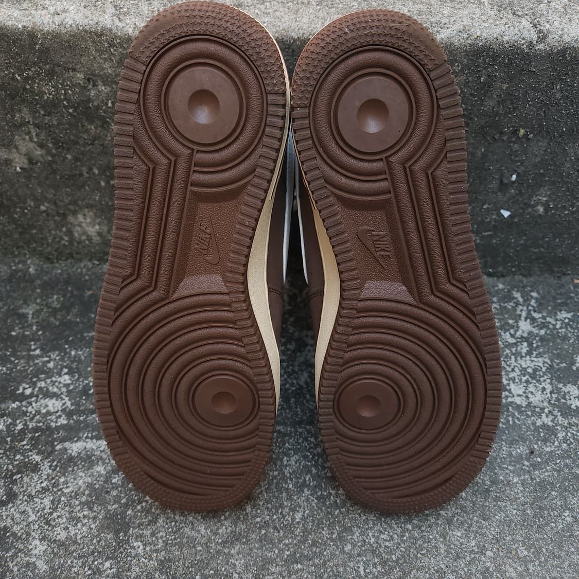 [260] 나이키 에어포스 1 '07 카카오 와우 코코넛 밀크 상품이미지6