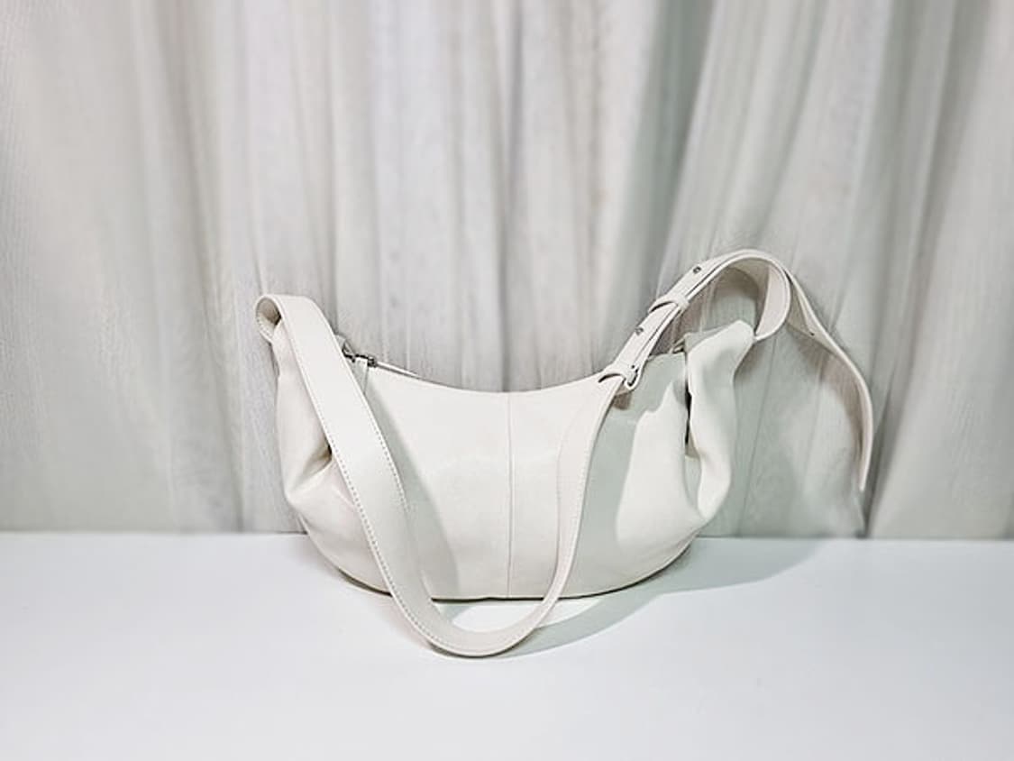 플로르 오위 슬링백 상품이미지1