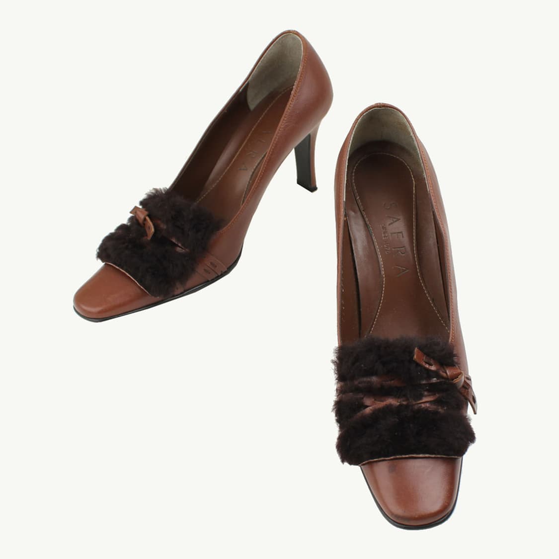 세라 초코브라운 가죽&퍼 장식 구두 235 상품이미지1