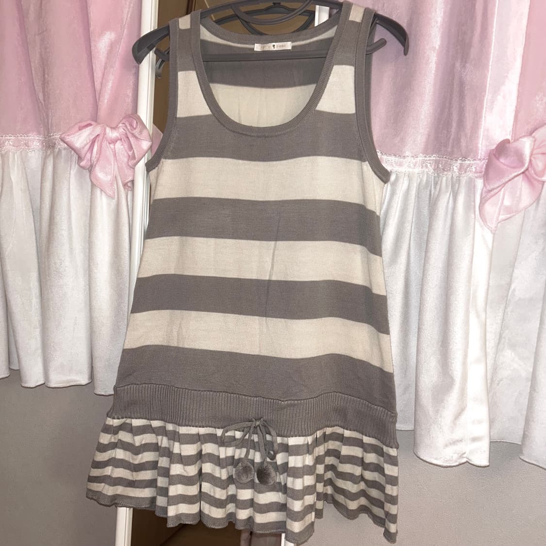 모리걸 하구미 스트라이프 폼폼이 니트 원피스 상품이미지1