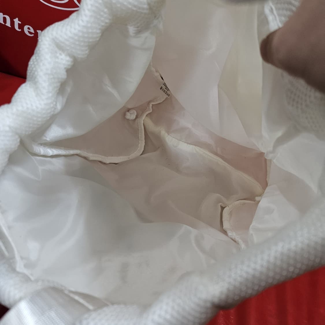 라코스테(Lacoste) 시그니처 빅로고 메쉬드 토트백 + 백팩 상품이미지6