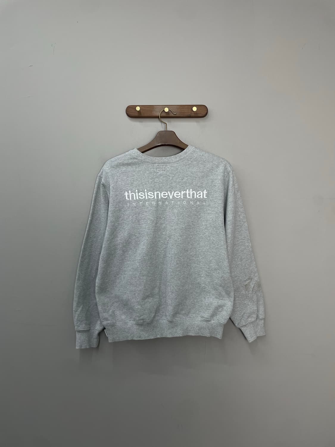 디스이즈네버댓 백로고 그레이 맨투맨 H1934 상품이미지5