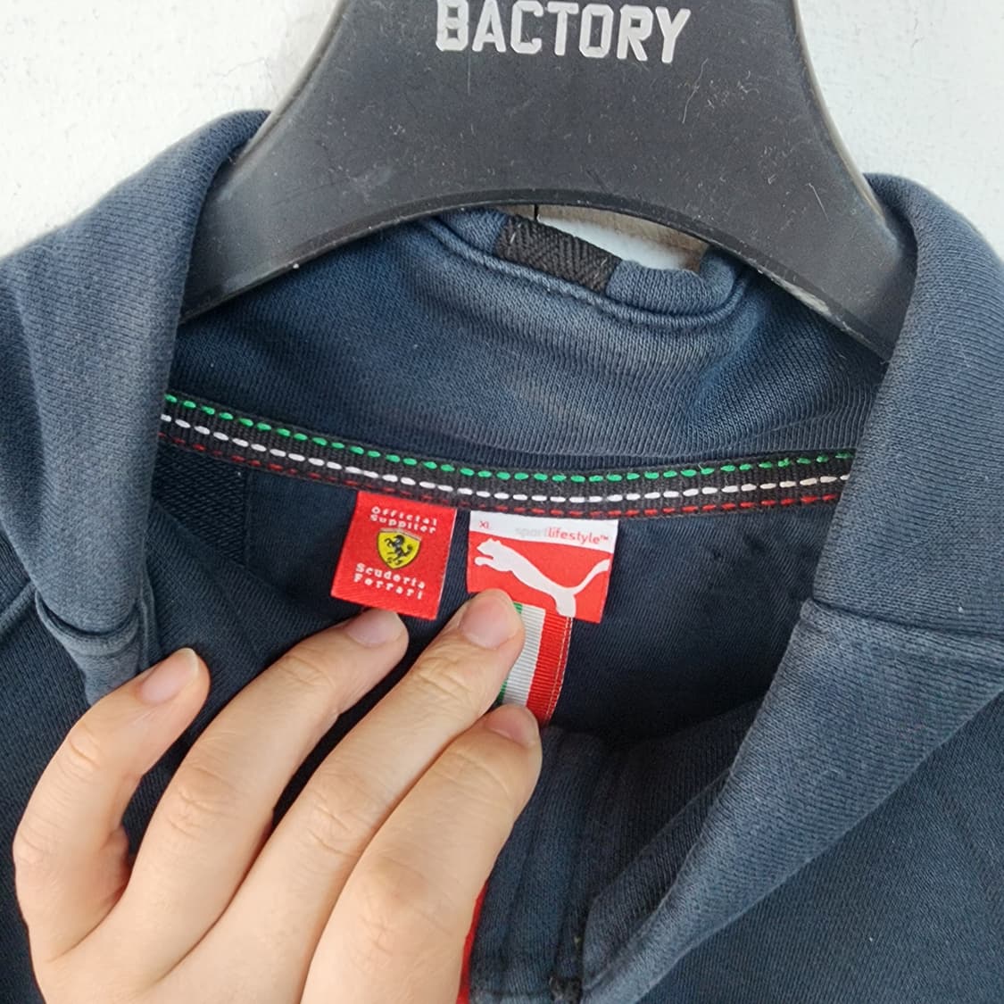 푸마x페라리 네이비 집업 자켓 상품이미지2