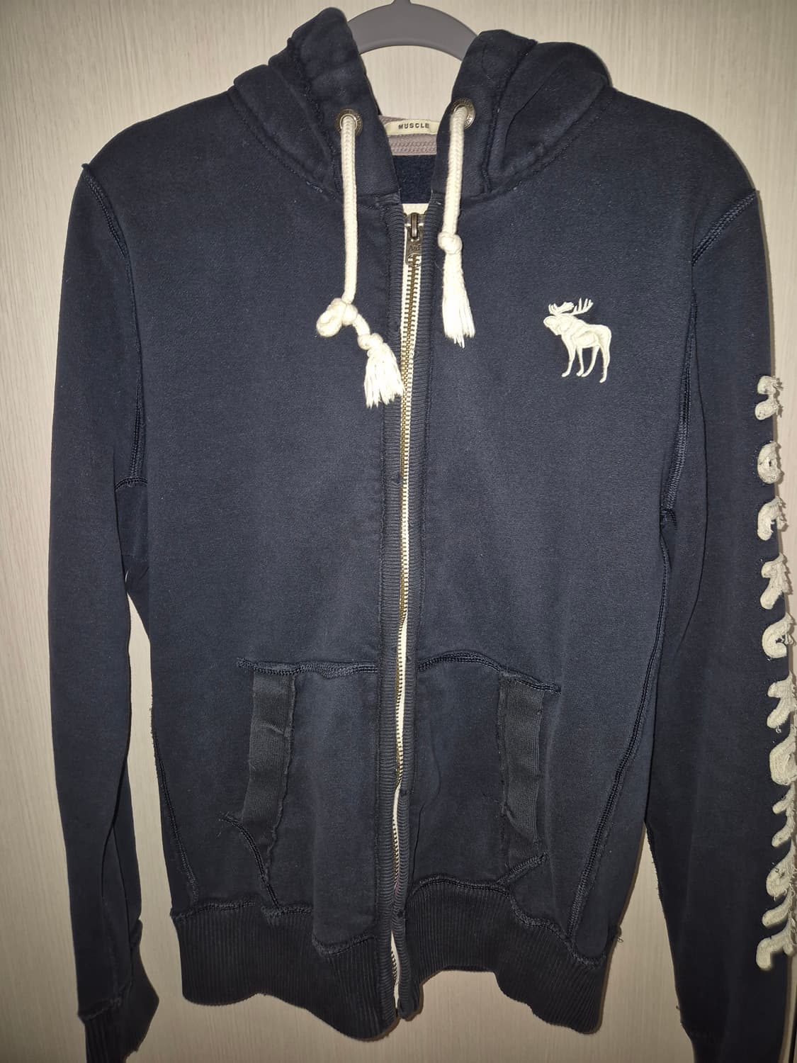 아베크롬비 머슬핏 네이비 화이트 암로고 후드집업 M 상품이미지5