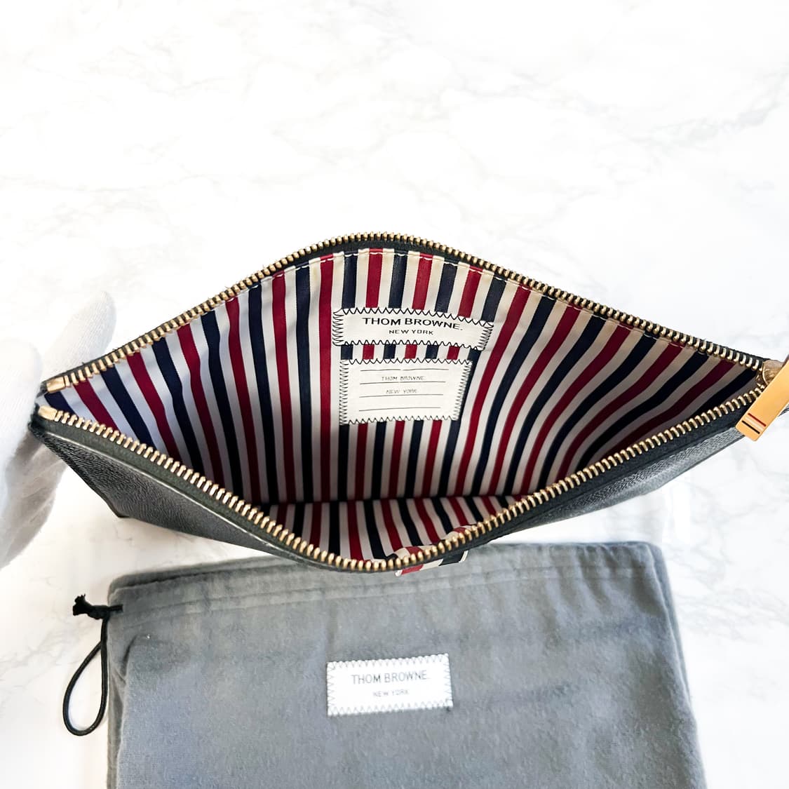 [S] 톰브라운 삼선탭 클러치 상품이미지5