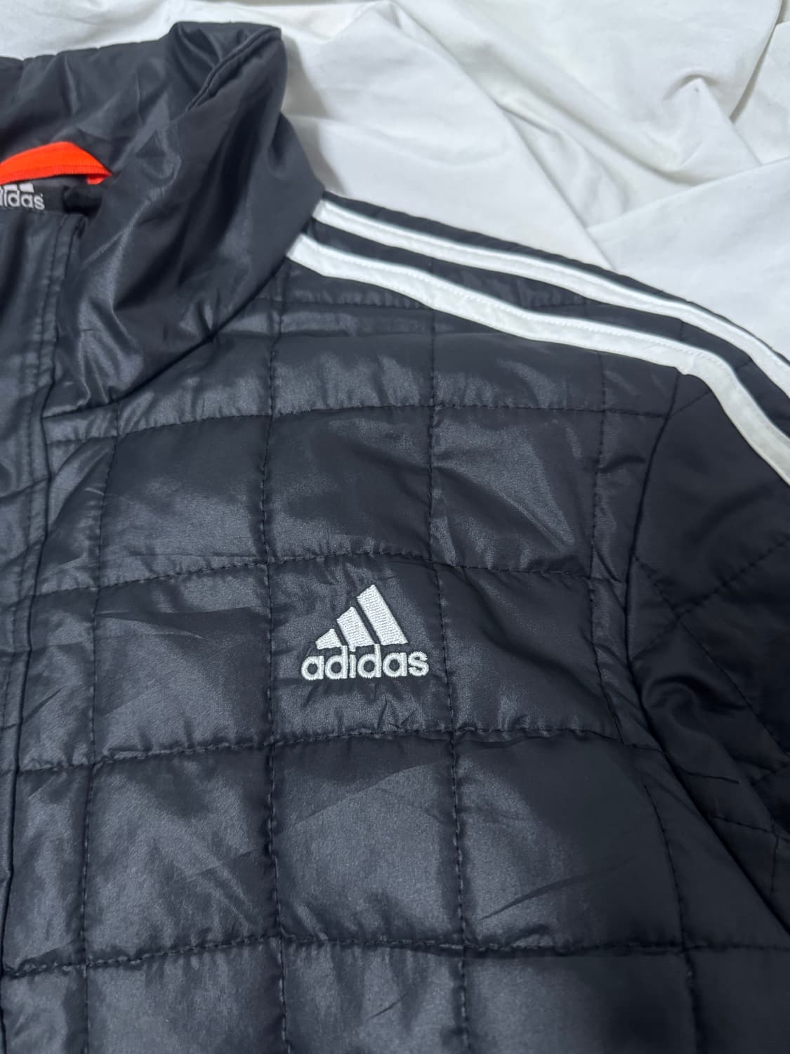 아디다스 3 stripes 퀼팅 자켓 상품이미지4