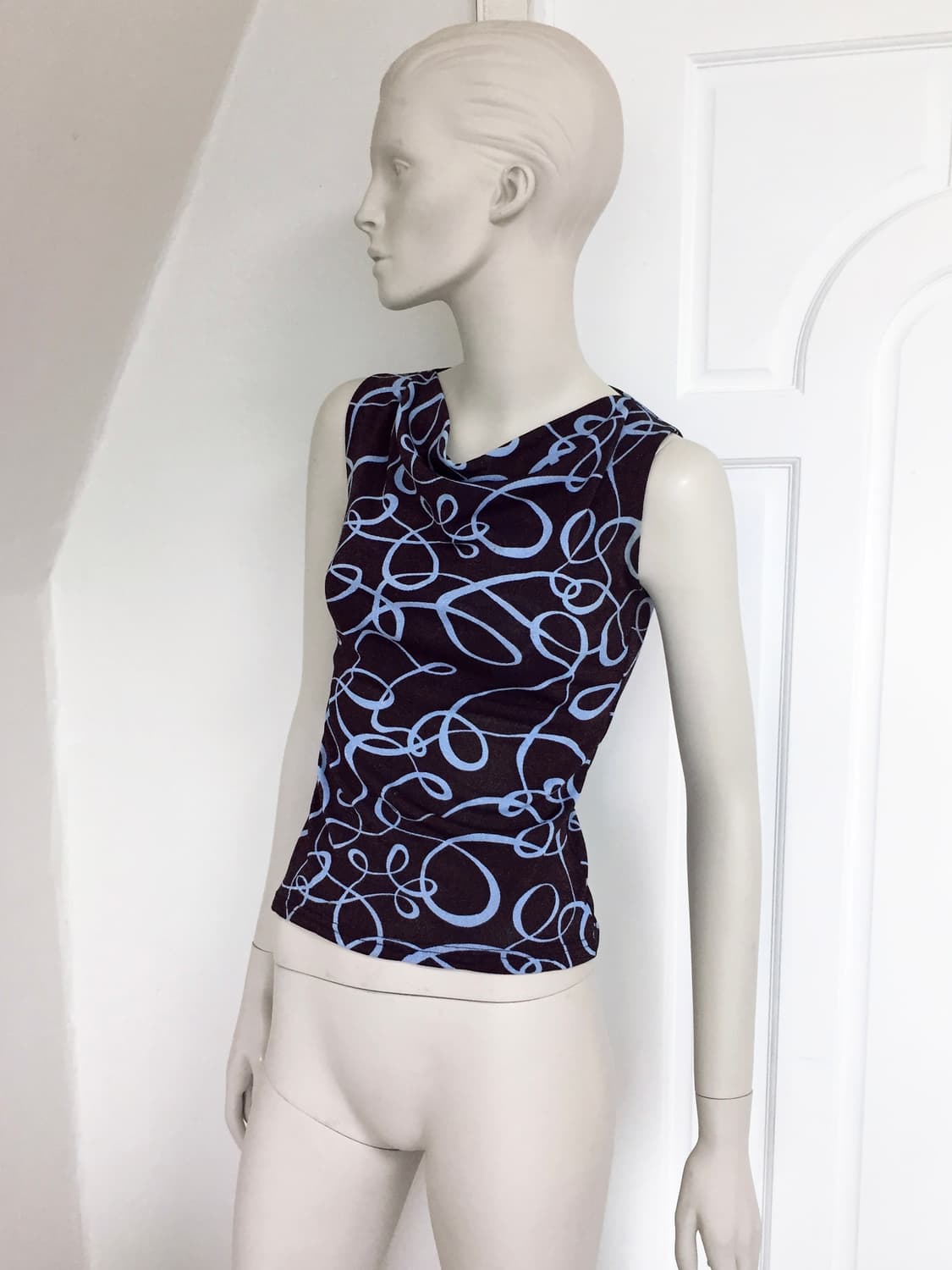 Neck Draped Blue pattern top 상품이미지3