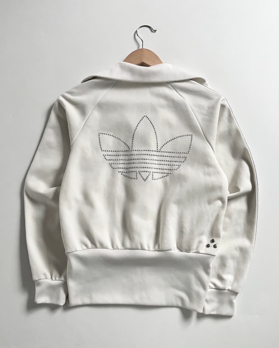 Adidas 아디다스 글리터로고 실버 우먼 크롭 트랙탑 상품이미지4