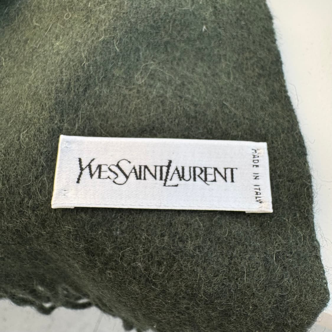 입생로랑 머플러 상품이미지4