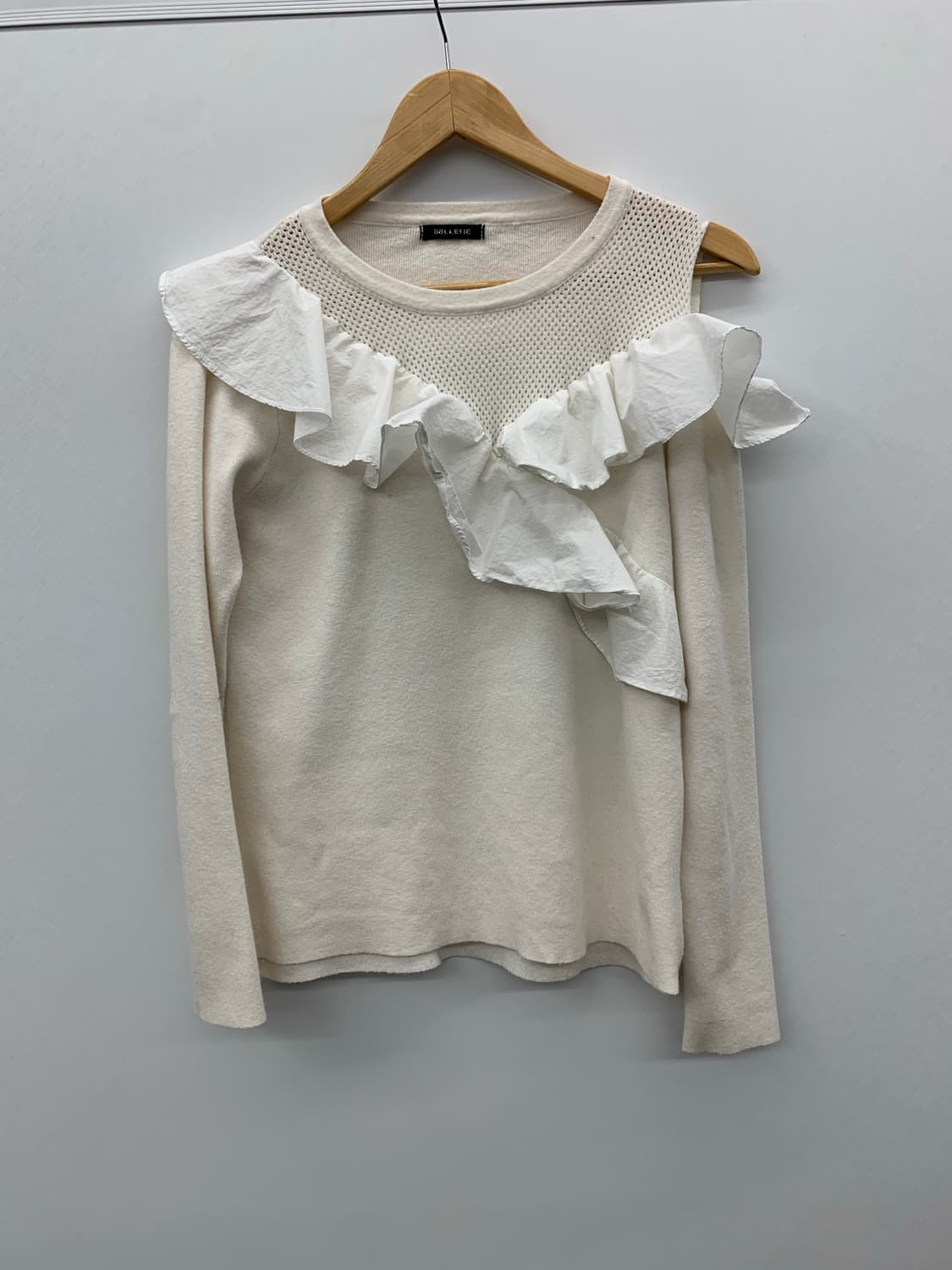 프릴 오프숄더 니트 상품이미지4