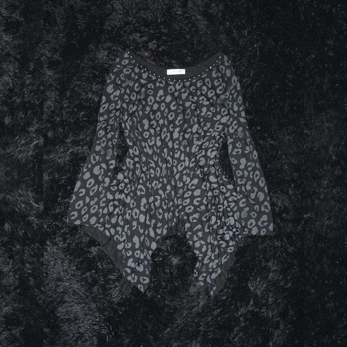 (chuxxx) neck rhinestone long sleeve  상품이미지1