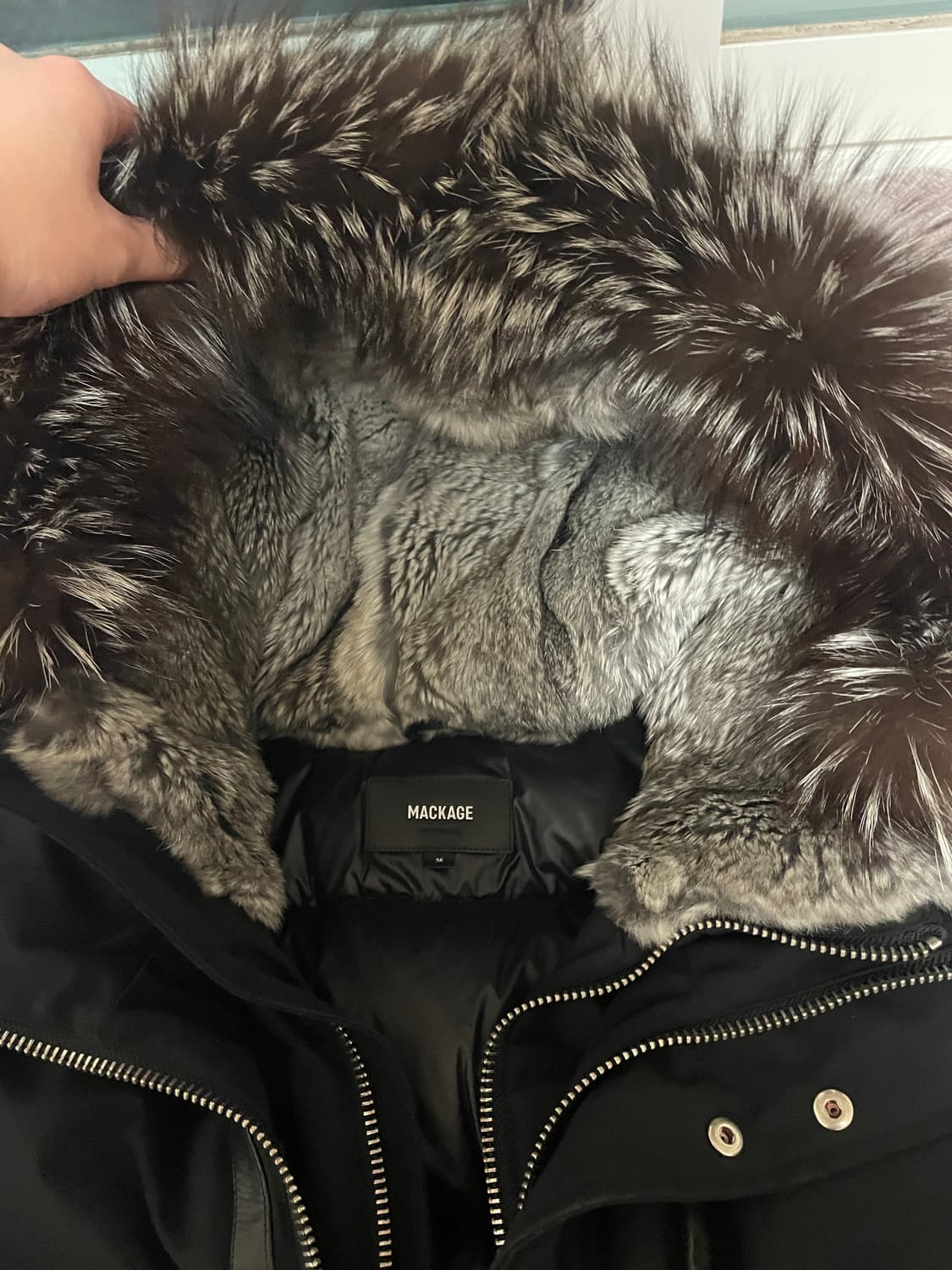 맥케이지 딕슨 블랙 실버퍼 패딩 36사이즈 상품이미지4