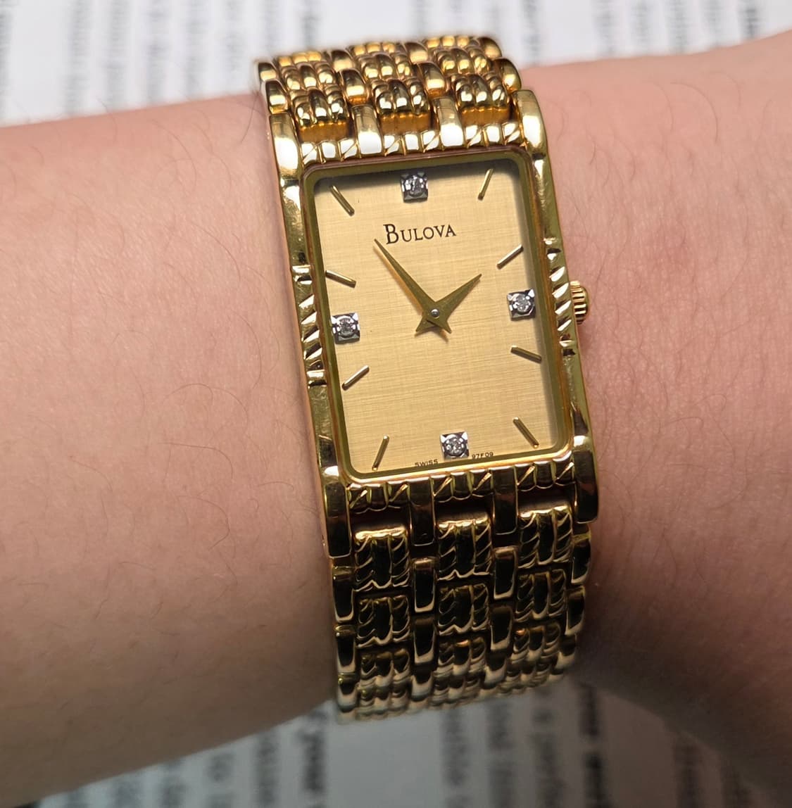 빈티지 부로바 사각탱크형 4P 린넨다이얼 올금장 쿼츠 브레이슬릿 ver. 상품이미지9