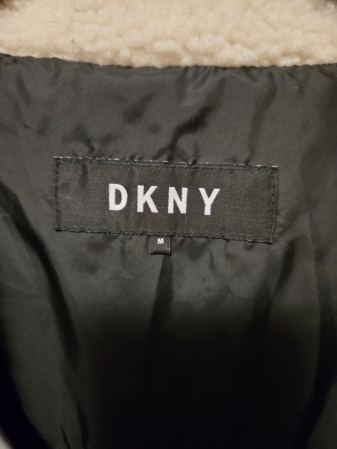 [m/100] DKNY 디케이앤와이 남성 구스 패딩 상품이미지5