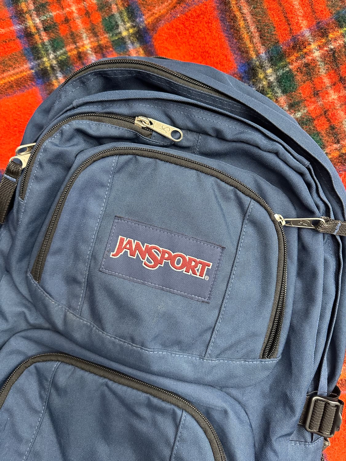 잔스포츠의 네이비 색상 백팩 상품이미지1