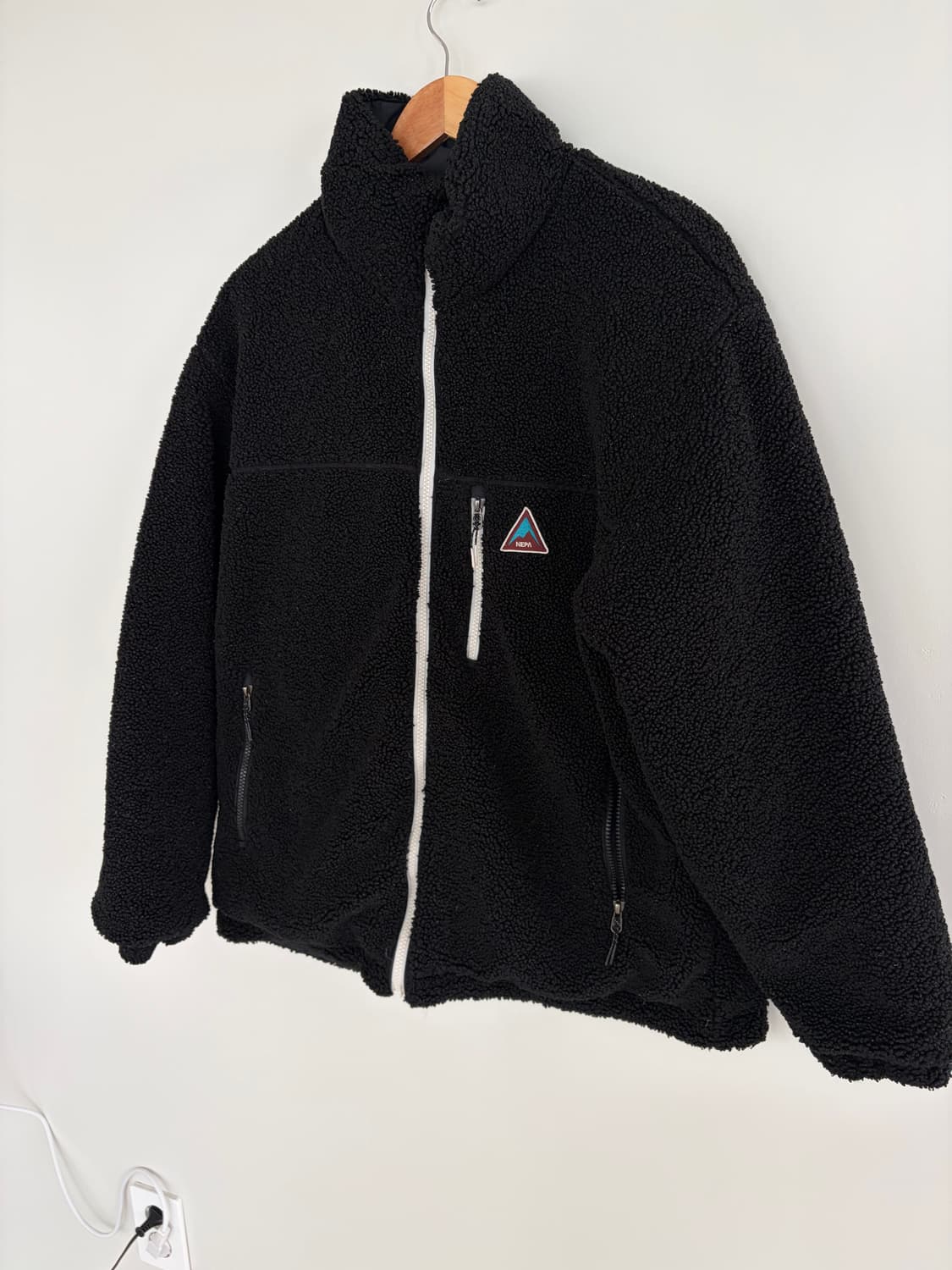 네파 블랙앤 화이트 리버시블 패딩 상품이미지5