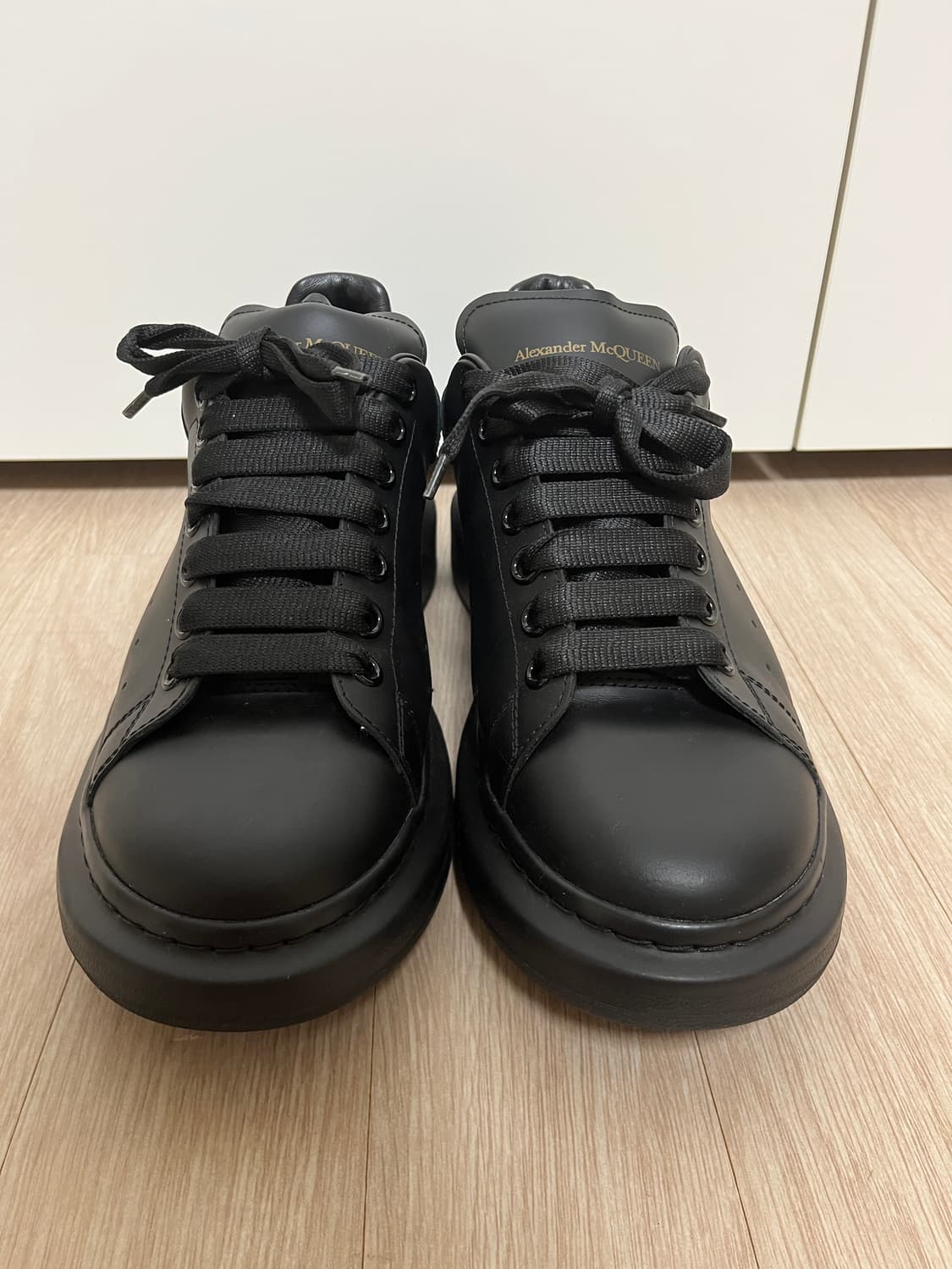 알렉산더맥퀸 오버사이즈 스니커즈 블랙  상품이미지4