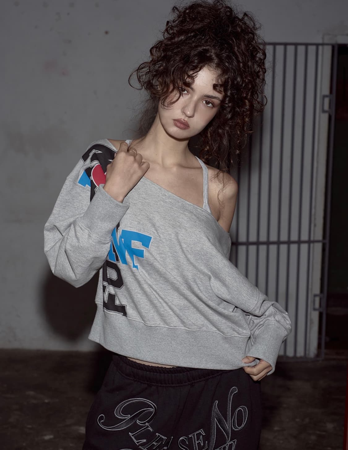 플노팔 I LOVE PNF Logo SweatShirt  상품이미지2