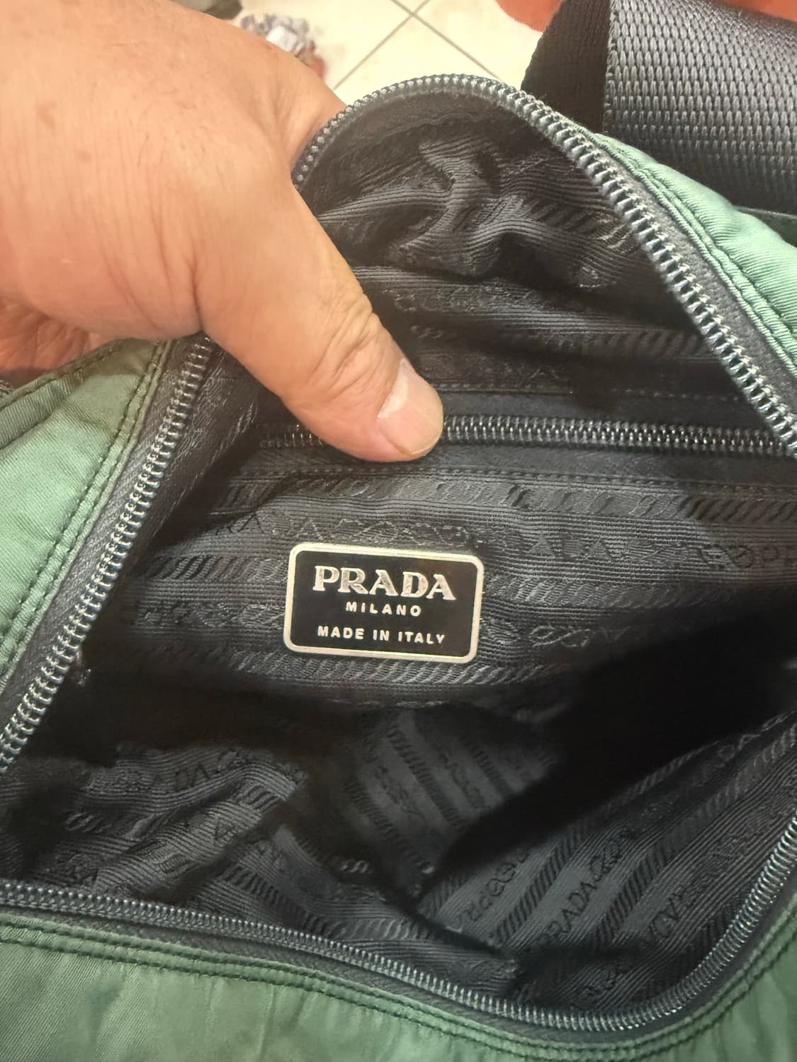 정품 프라다 나일론 숄더백 팝니다 상품이미지8