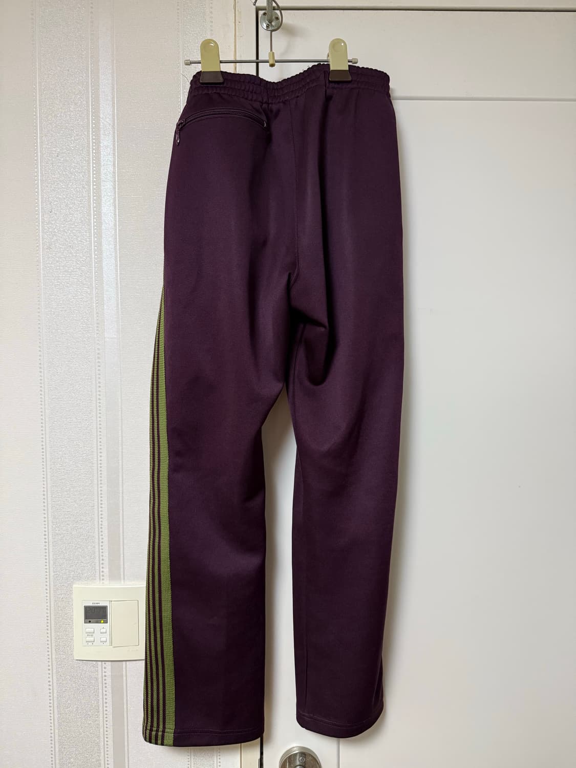 니들스 네로우 트랙팬츠 POLY SMOOTH EGGPLANT 상품이미지3