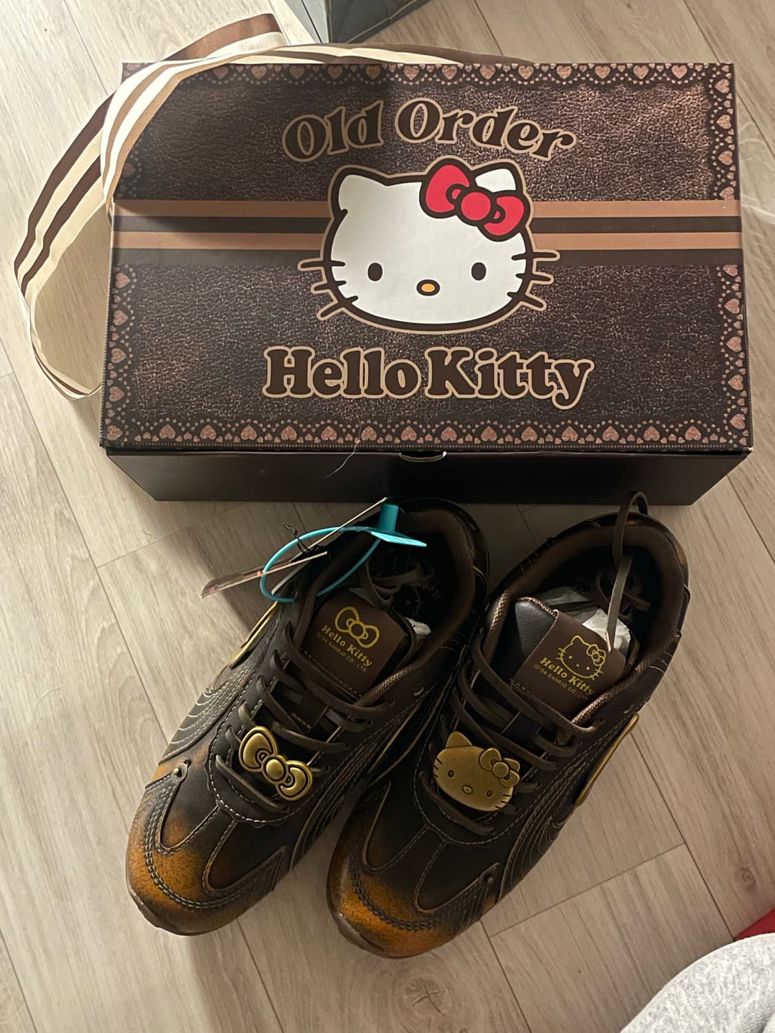 OLD ORDER 터보 라이트 산리오 콜라보 헬로키티 상품이미지4