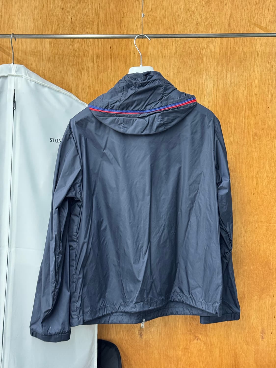 몽클레어 하타브 후드점퍼 새상품 상품이미지2