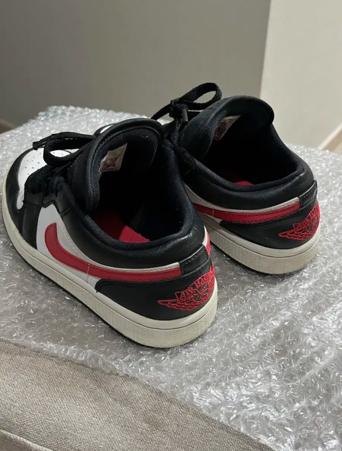 조던 1 로우 블랙 사이렌 레드 230 jordan 1 low 상품이미지3