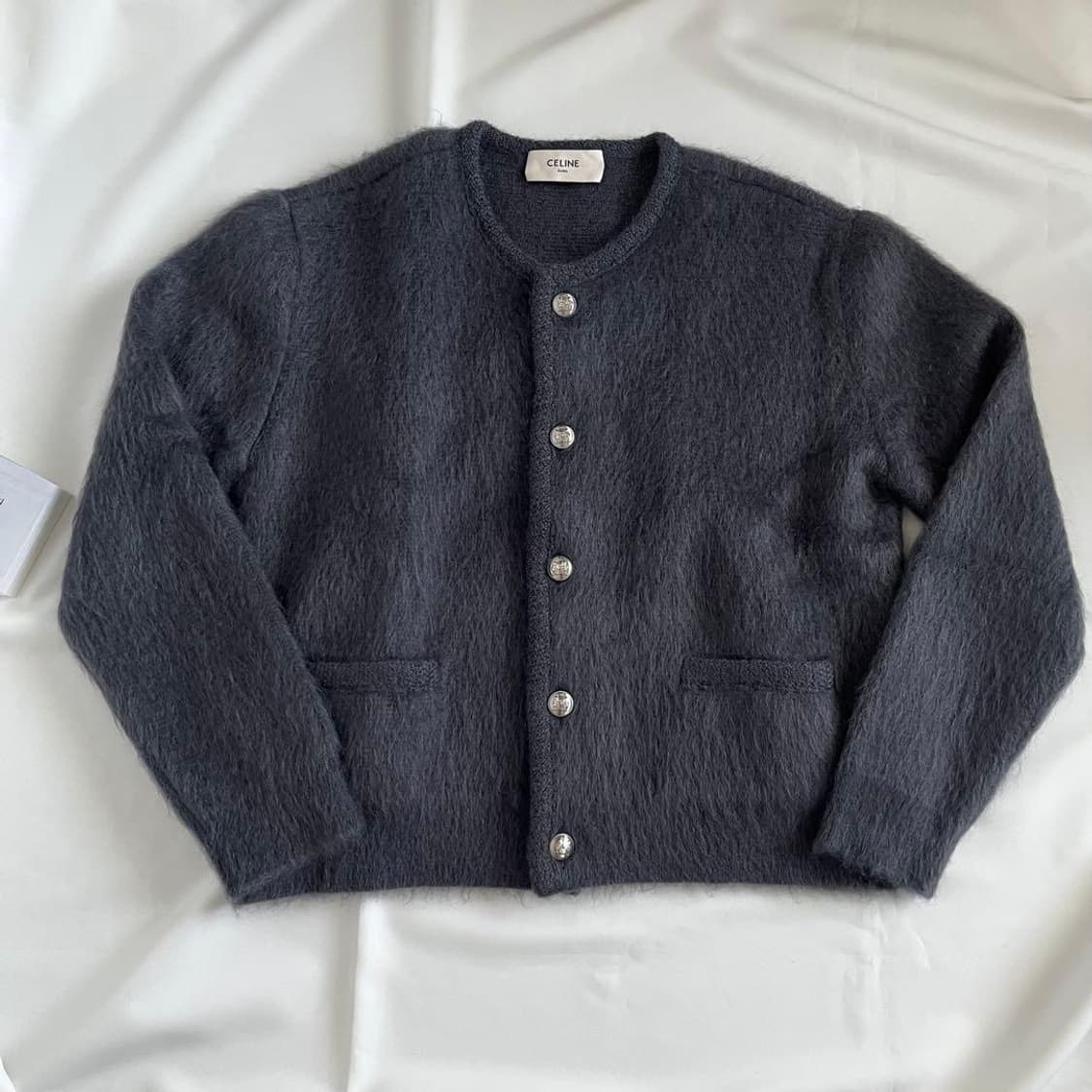 [박보검님 착용] 셀린느 24ss 브러시드 모헤어 가디건 상품이미지4