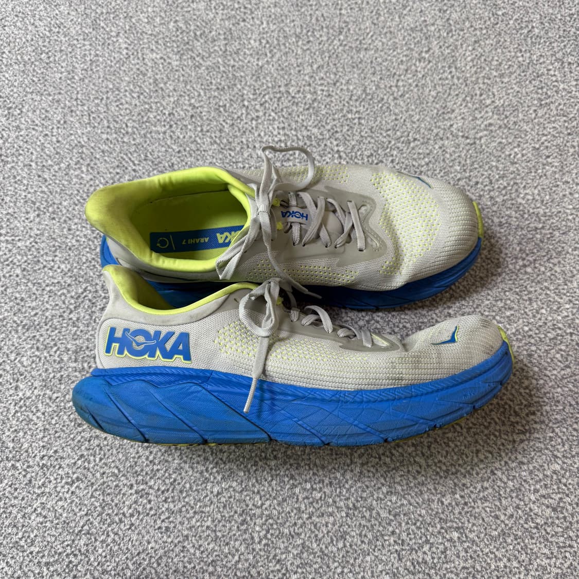 [정가 15만원] HOKA 호카 아라히7 러닝화 275 상품이미지1