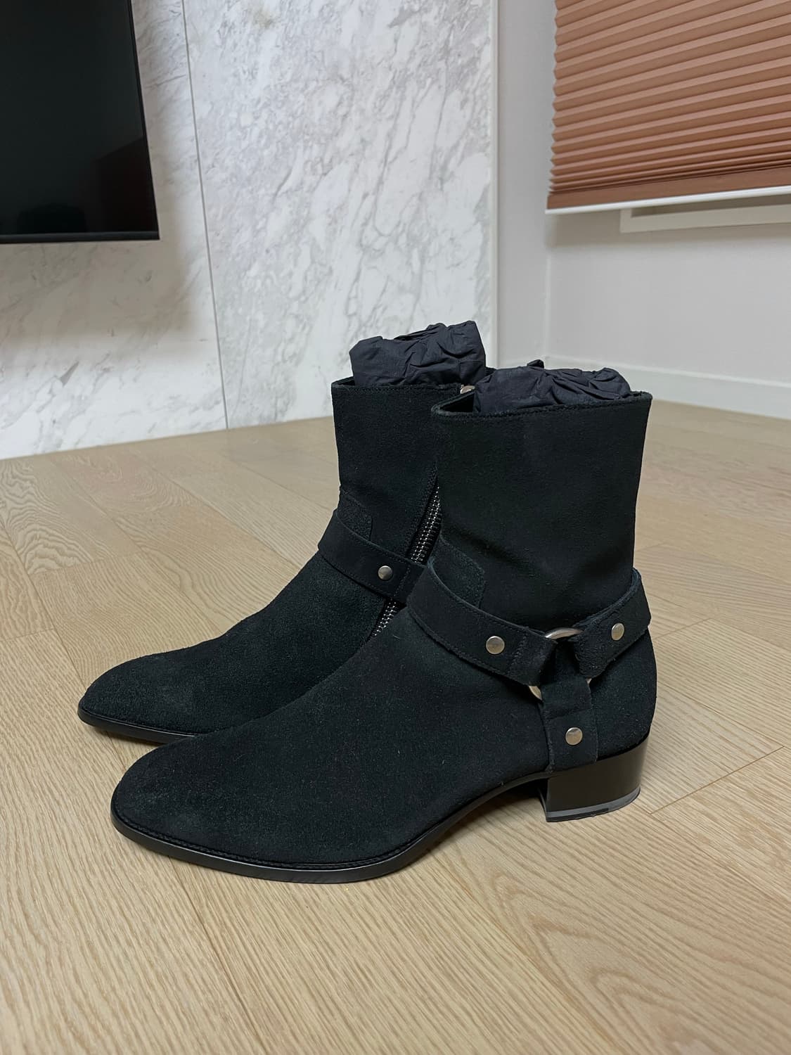 생로랑 13fw 하네스 스웨이드 부츠 42사이즈 팝니다 상품이미지1