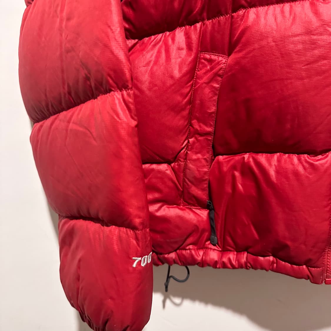 노스페이스 700 레드 블랙 패딩 상품이미지3