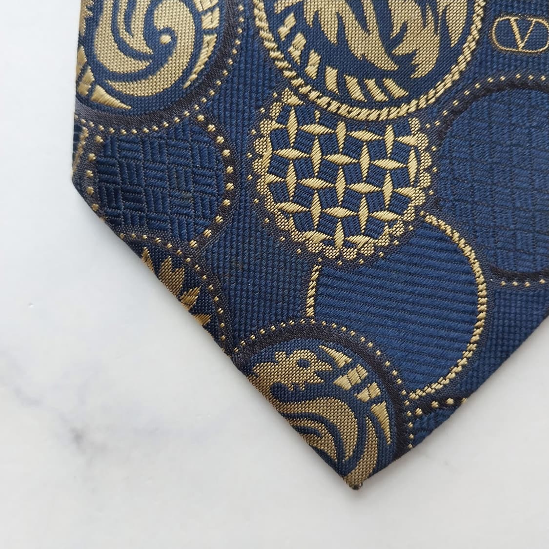 발렌티노 실크 네이비 자카드 넥타이 8.9cm A~B등급 k2449
 상품이미지7