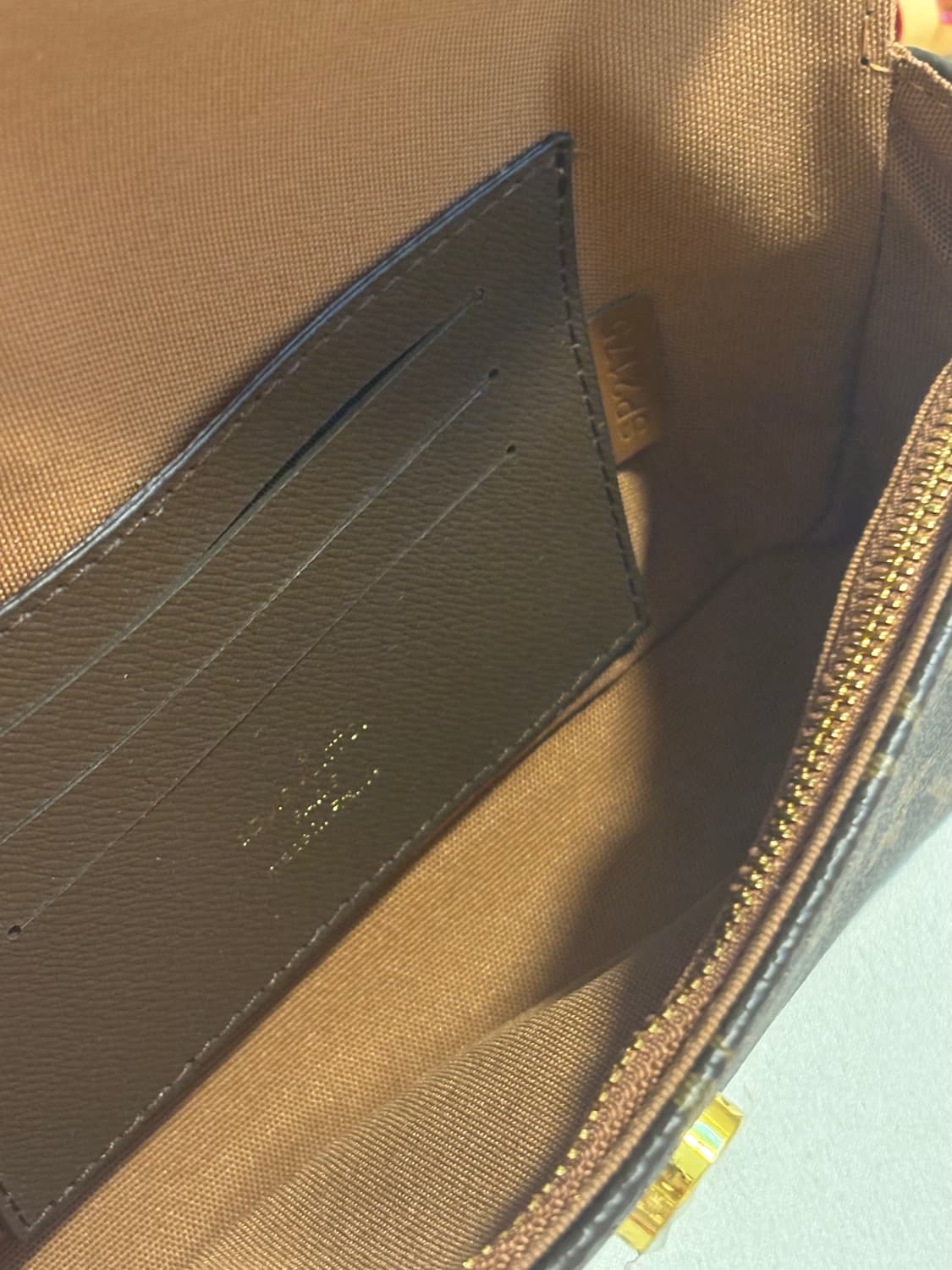 루이비통 WOC 월릿 온 체인 아이비 크로스백(새상품) 상품이미지4