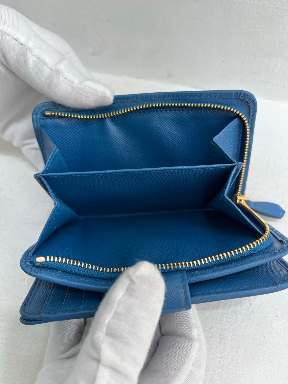 프라다 사피아노 블루 중지갑 상품이미지4