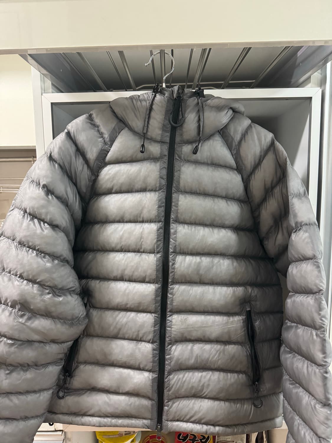 수아레 경량패딩 m 판매합니다 상품이미지2