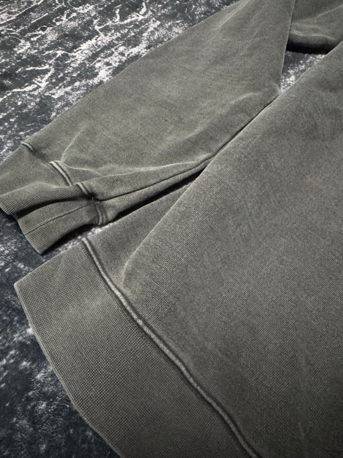 Pigment Sweatshirt 상품이미지3