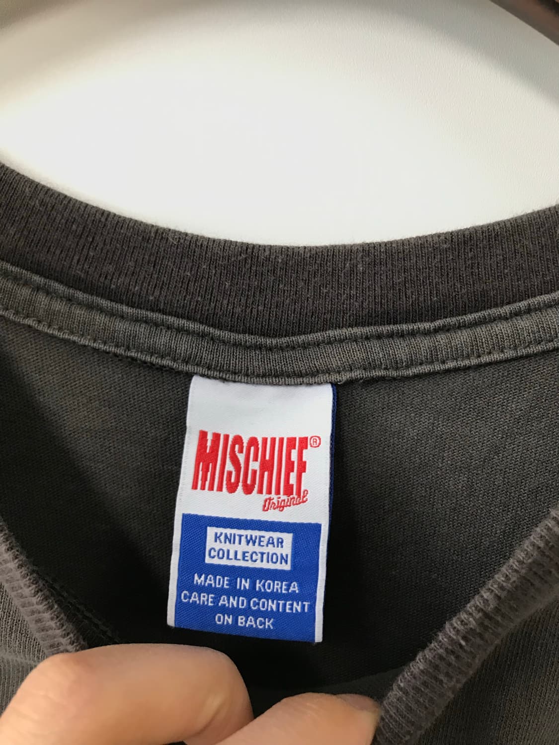 미스치프 자수로고 차콜 반팔 티셔츠 상품이미지5
