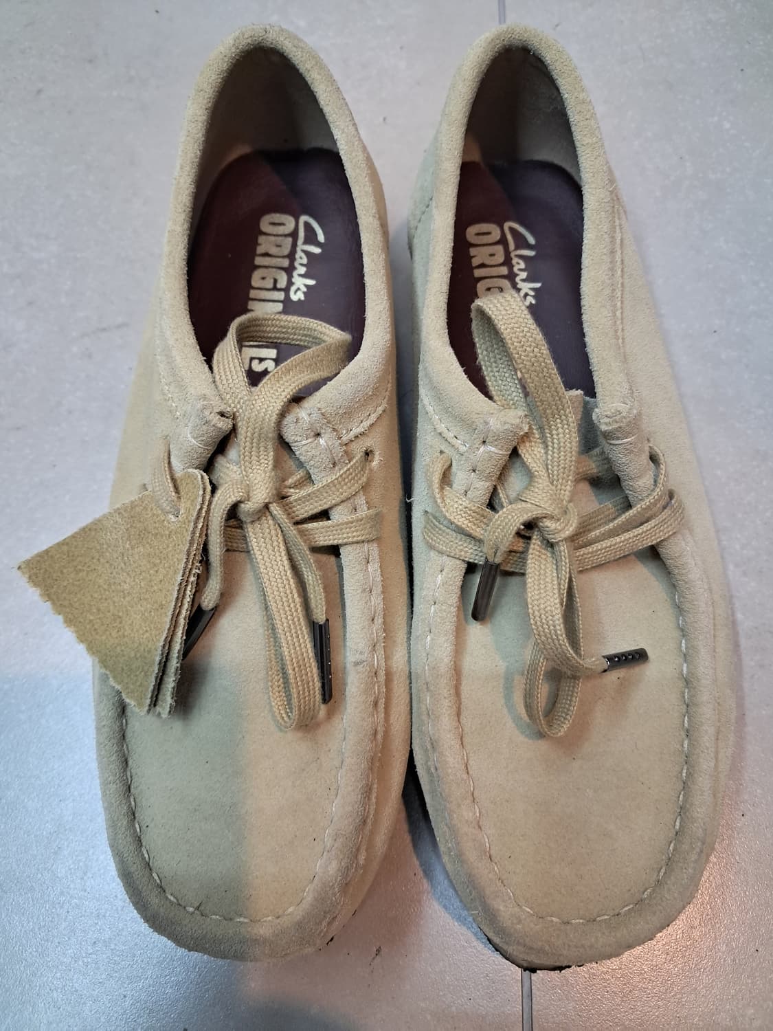 클락스 왈라비 베이지 스웨이드 235 상품이미지1