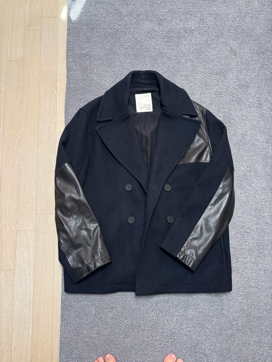 [L] 스튜디오니콜슨 x 자라 zara 레더 패치 피코트 판매 합니다 상품이미지3