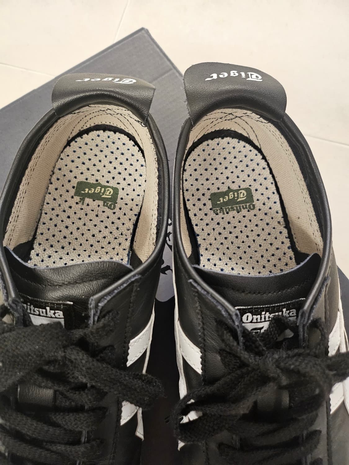 오니츠카타이거 멕시코66 블랙 화이트 상품이미지5