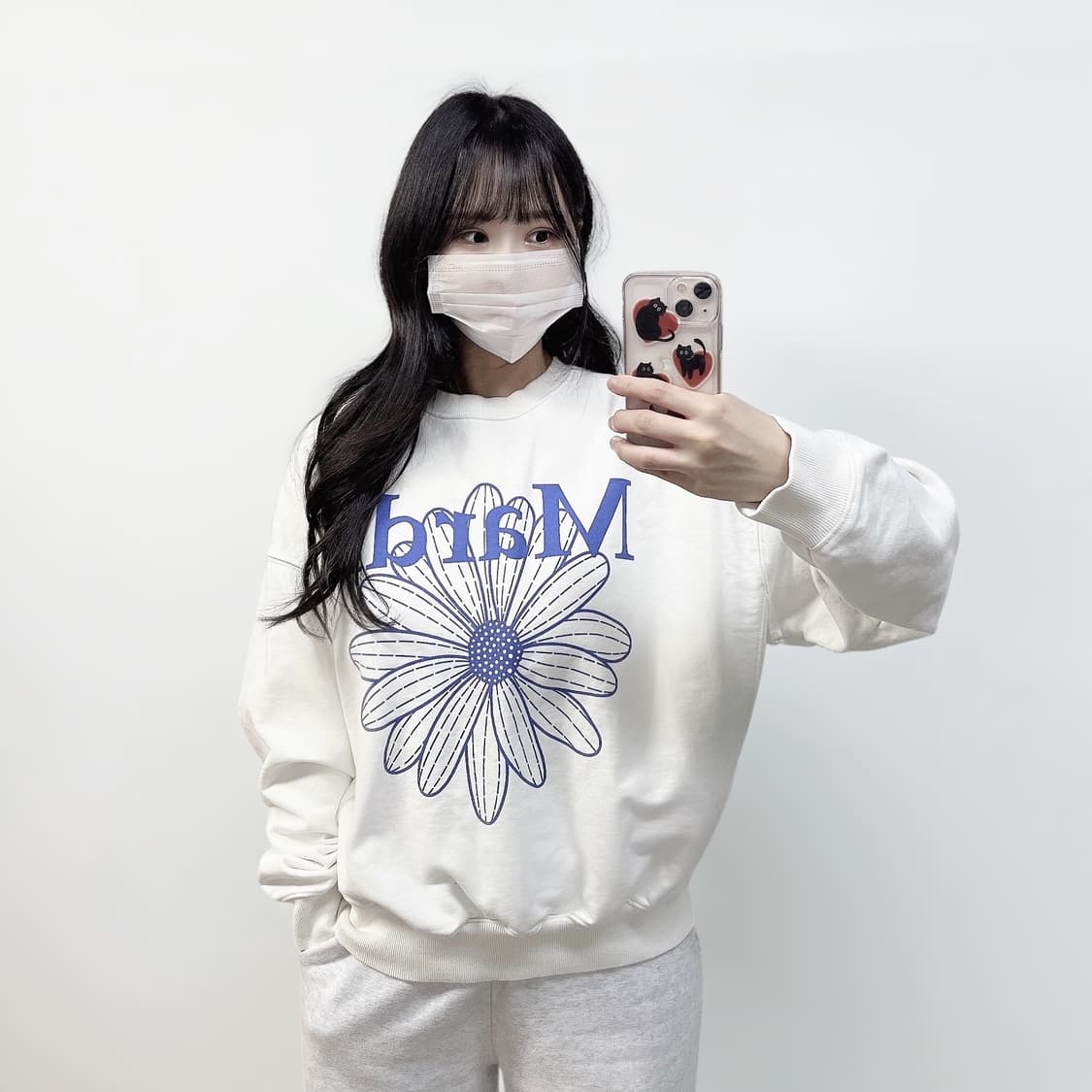 마르디메크르디 플라워 맨투맨 화이트 상품이미지1