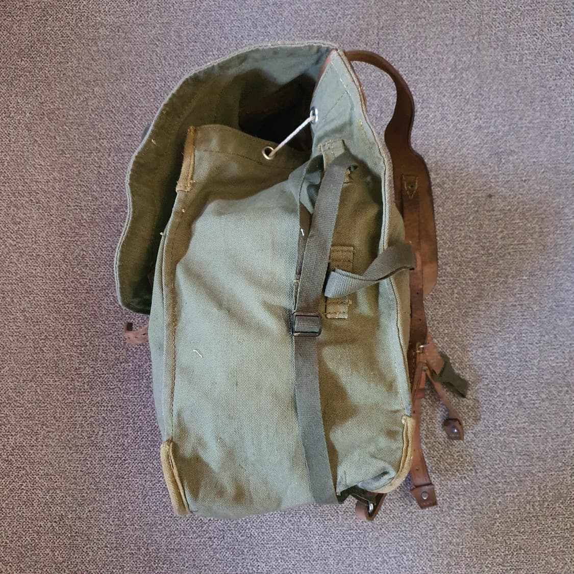 70s 루마니아군용 배낭 상품이미지3