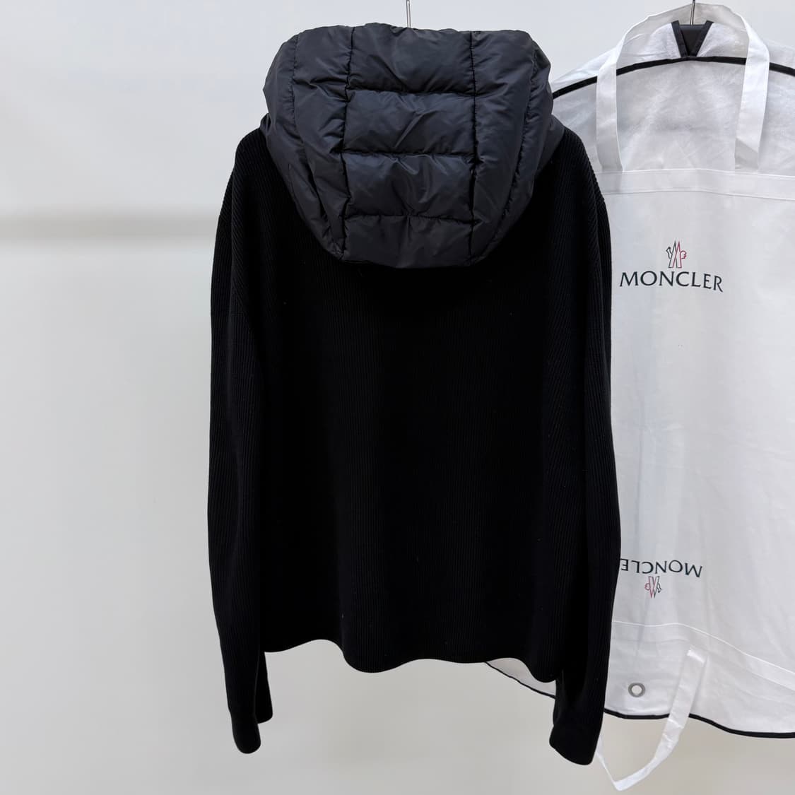 [S급/2XL] 몽클레어 후드 니트패딩 트리콧 블랙 상품이미지4