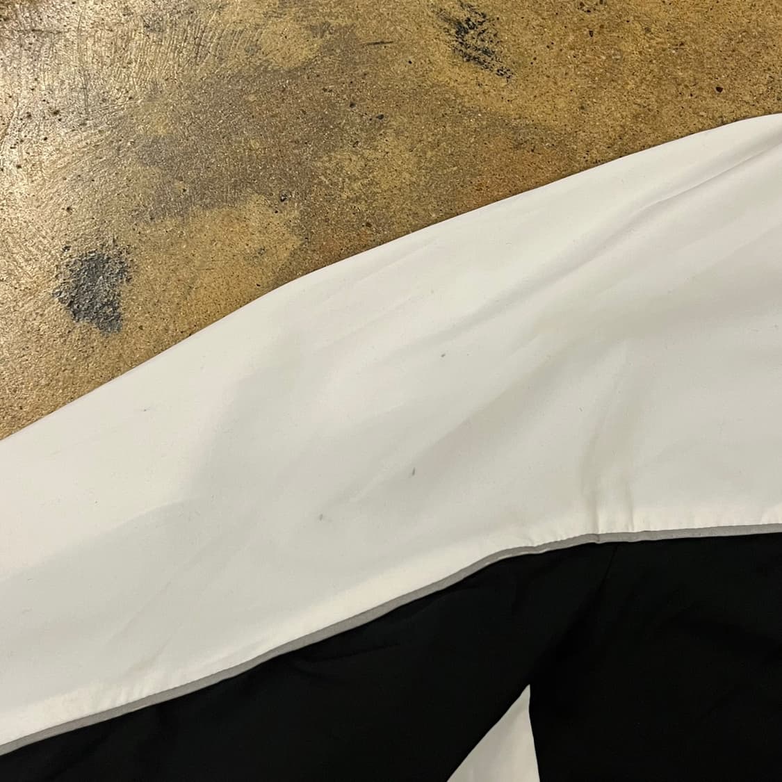 [정품/L] 엄브로 블랙 화이트 반집업 바람막이 자켓 b12 상품이미지8