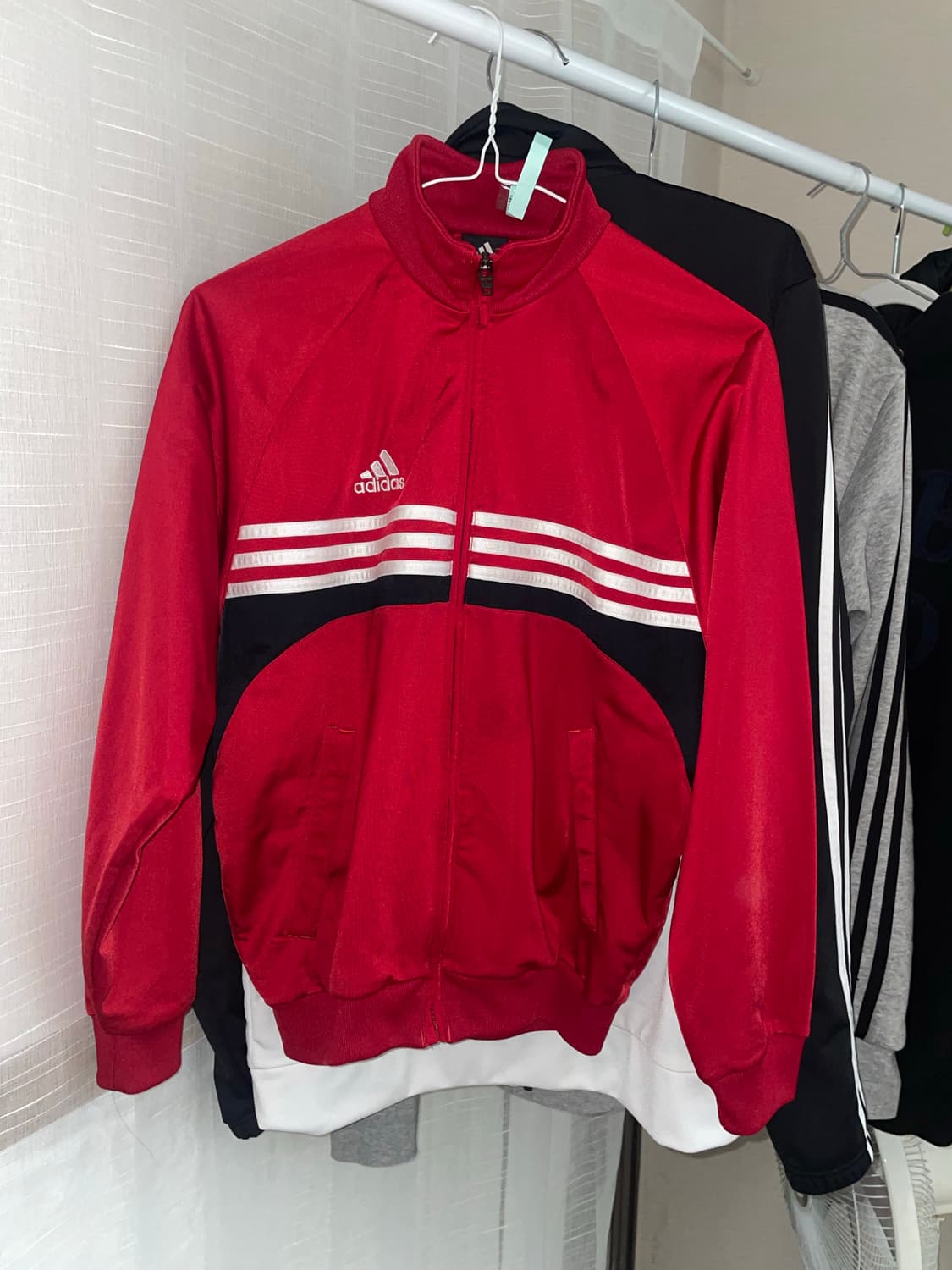 아디다스 빨강 져지 상품이미지1