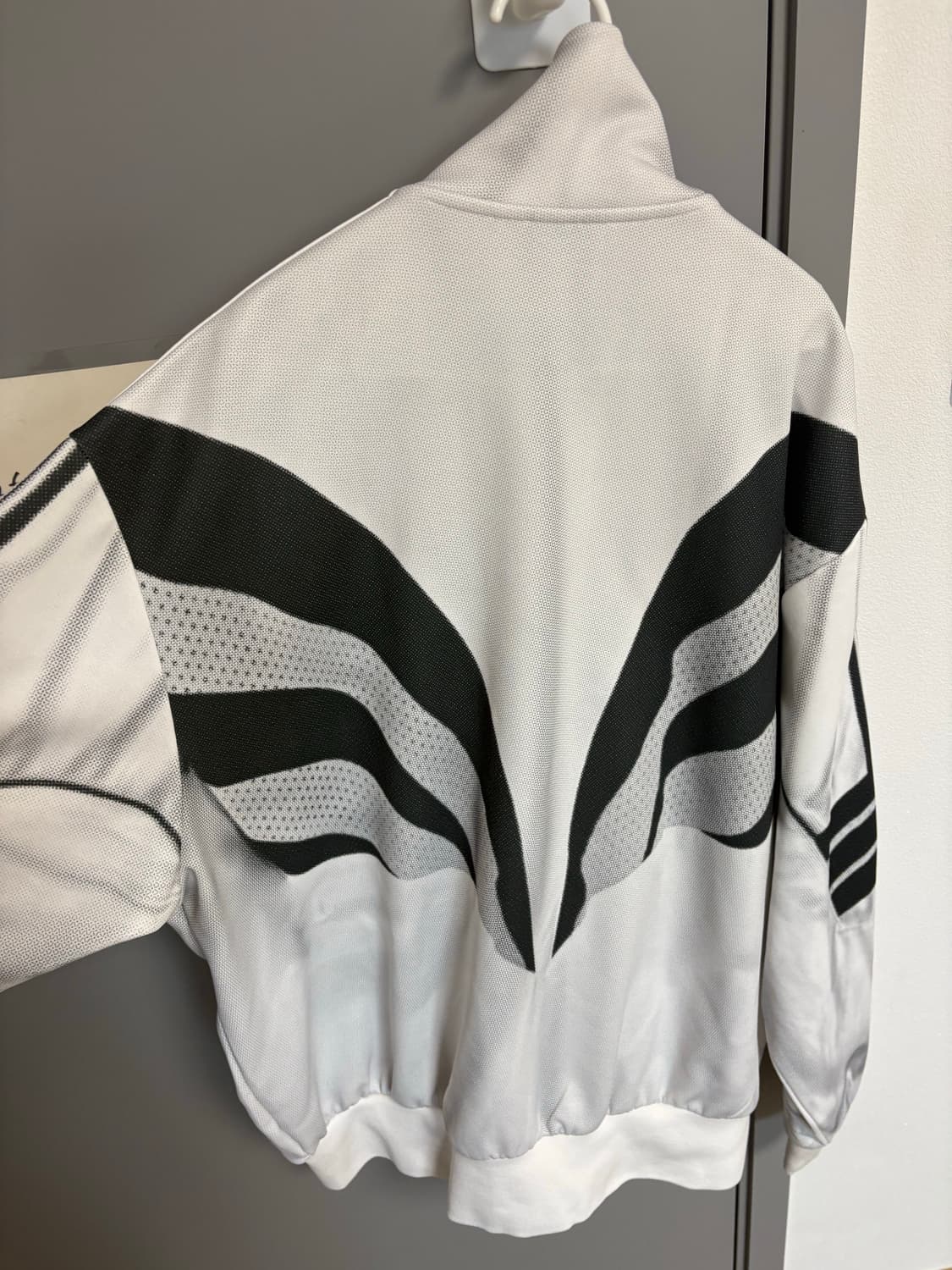 아디다스 트랙탑 상품이미지3