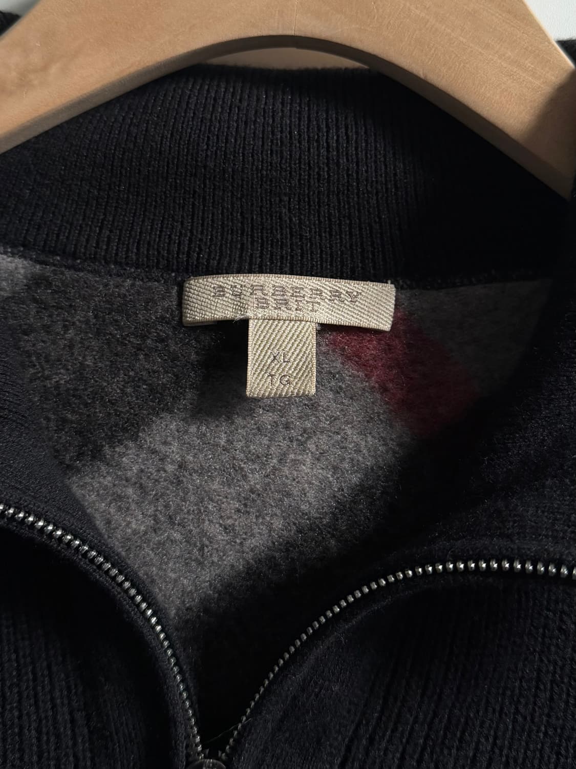 Burberry 버버리 코튼캐시미어 블랙컬러 브릿 하프집업 니트 상품이미지8