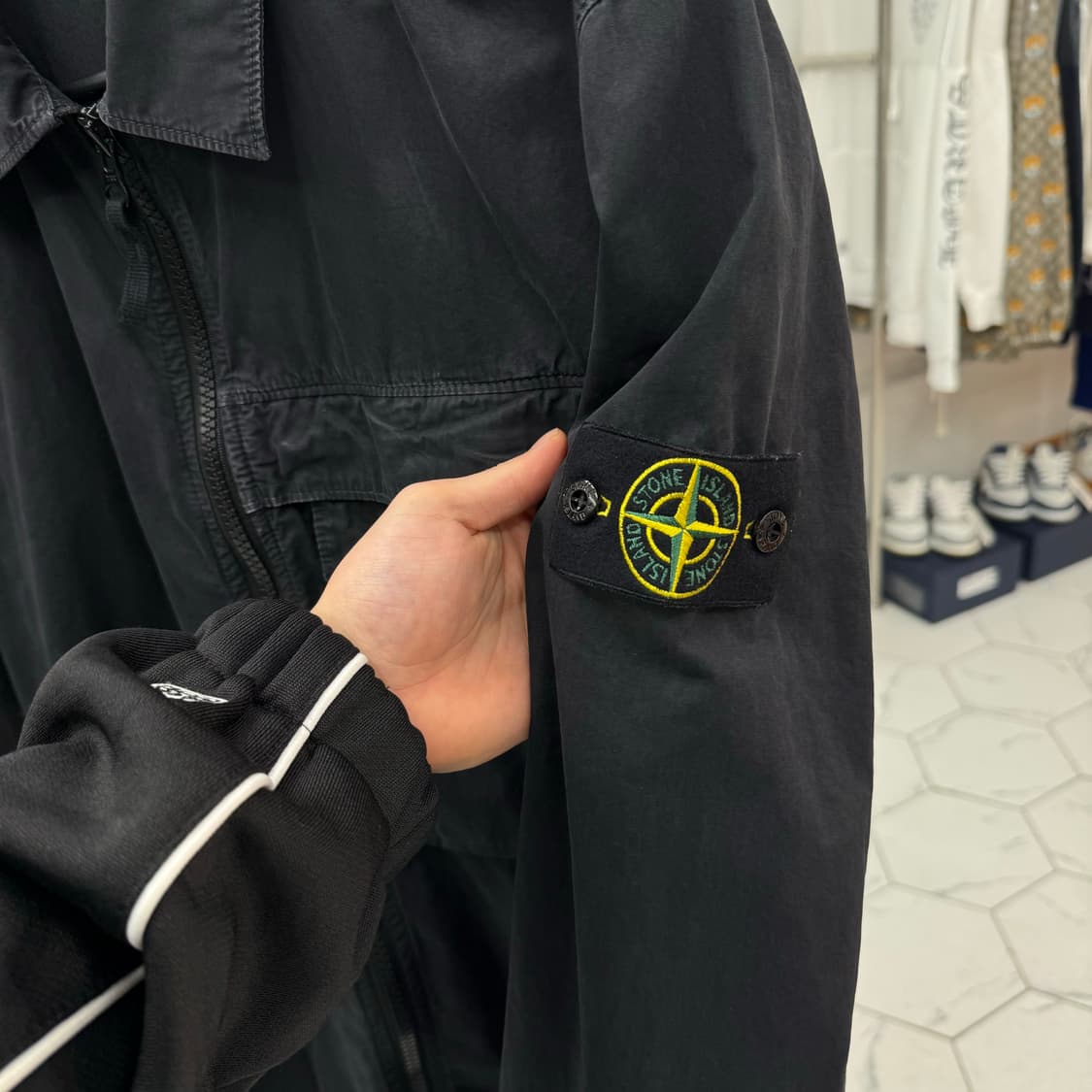 [백화점/L] 스톤아일랜드 올드이펙트 오버셔츠 상품이미지3