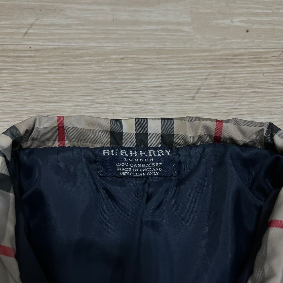 버버리 런던 여성 노바체크 배색 코트형 퀼팅자켓 [네이비] XL/105 상품이미지4